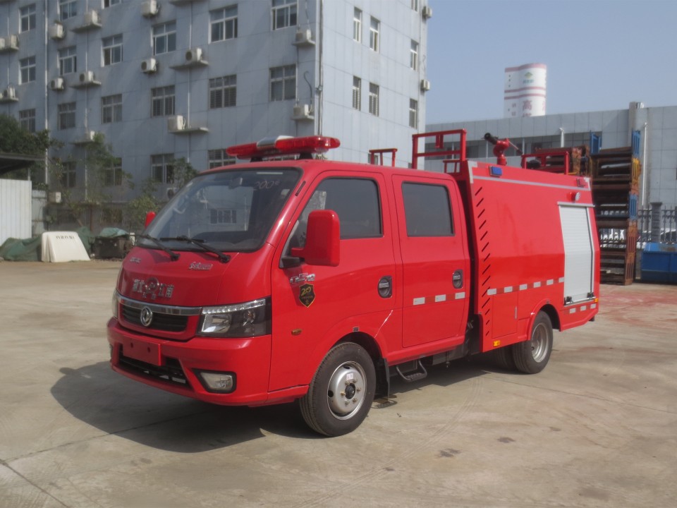 東風途逸水罐消防車（雙排）