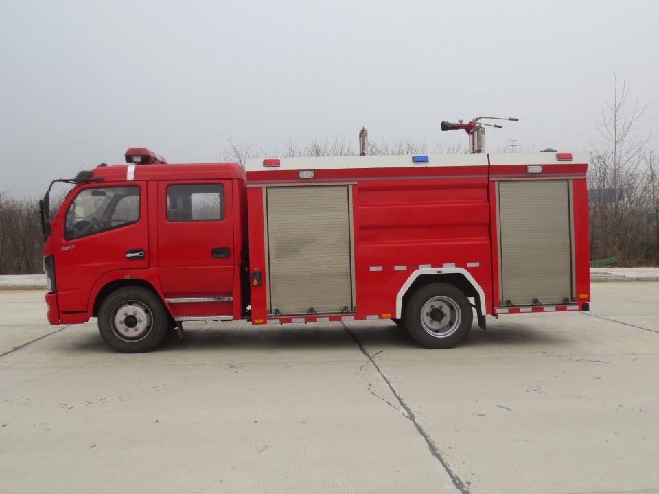 東風大卡泡沫消防車(5噸)圖片
