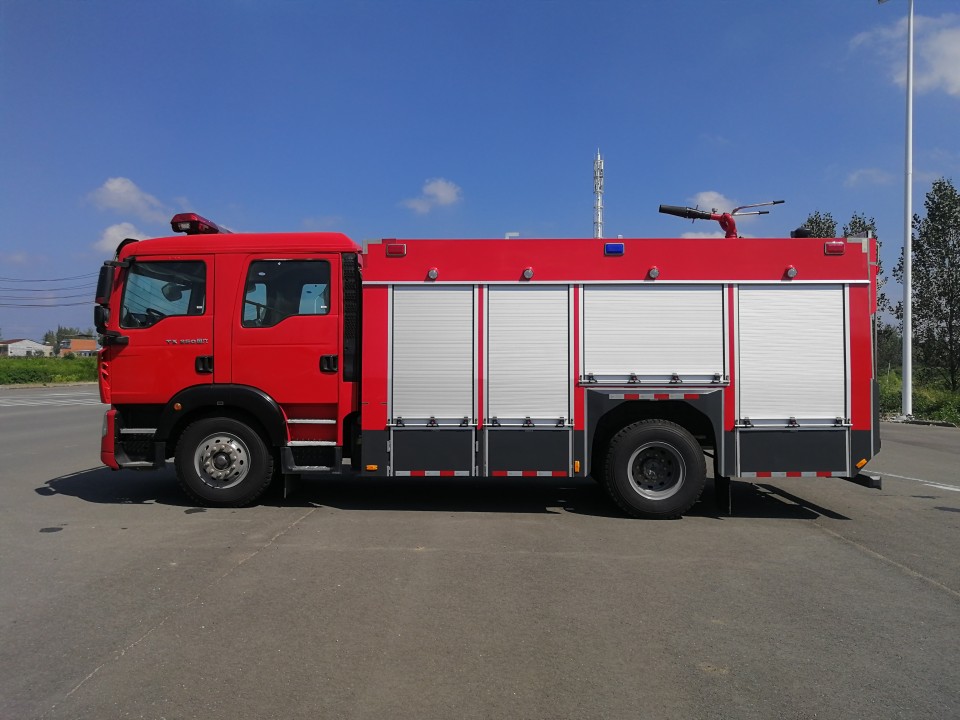 豪沃小T5G泡沫消防車(6.1噸)圖片