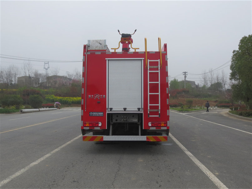 豪沃后雙橋干粉泡沫水三聯用消防車(10噸)圖片